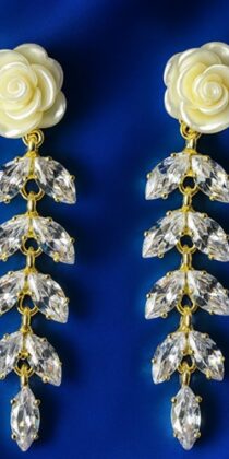 Elegant White Rose & Crystal Cascade Earrings – Gold Leaf‑Shaped Multi‑Tier Dangle Design