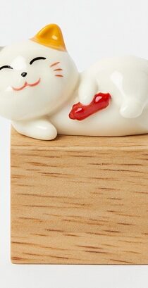 Japanese Cute Lucky Cat Maneki Neko Baby Statue With Wooden Platform