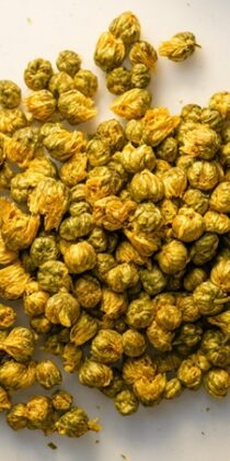 Premium Dried Chrysanthemum Buds – Whole Flower Herbal Tea Grade