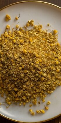 Premium Dried Chamomile Flowers – Whole Bud Herbal Tea Grade